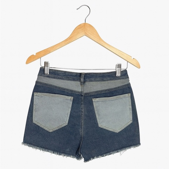 SO NEW W TAGS Junior’s patchwork high rise shortie shorts. Size 9- 29” waist - Picture 2 of 2